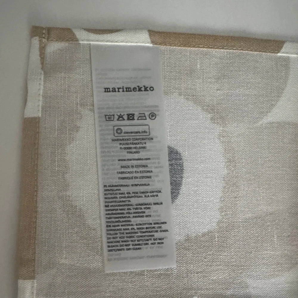 Marimekko Beige and White Unikko Poppy Floral Kitchen Towel NWOT